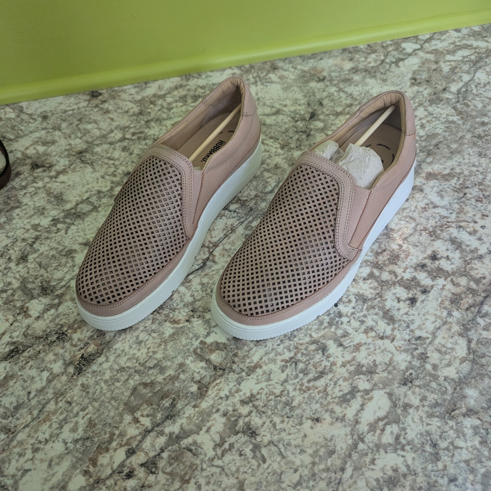 Samuel Hubbard Women's Featherlight Laguna Slip-On sneakers in a light rose or m